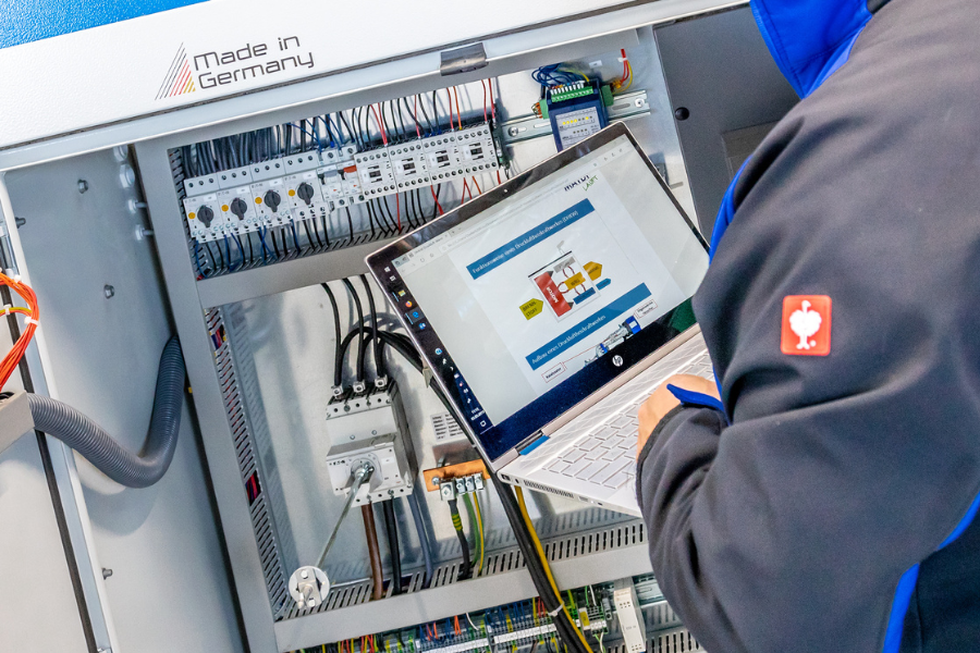 Service und Wartung von Druckluftkompressoren durch Firma Druckluft Maydt – Fachgerechte Betreuung für maximale Effizienz.